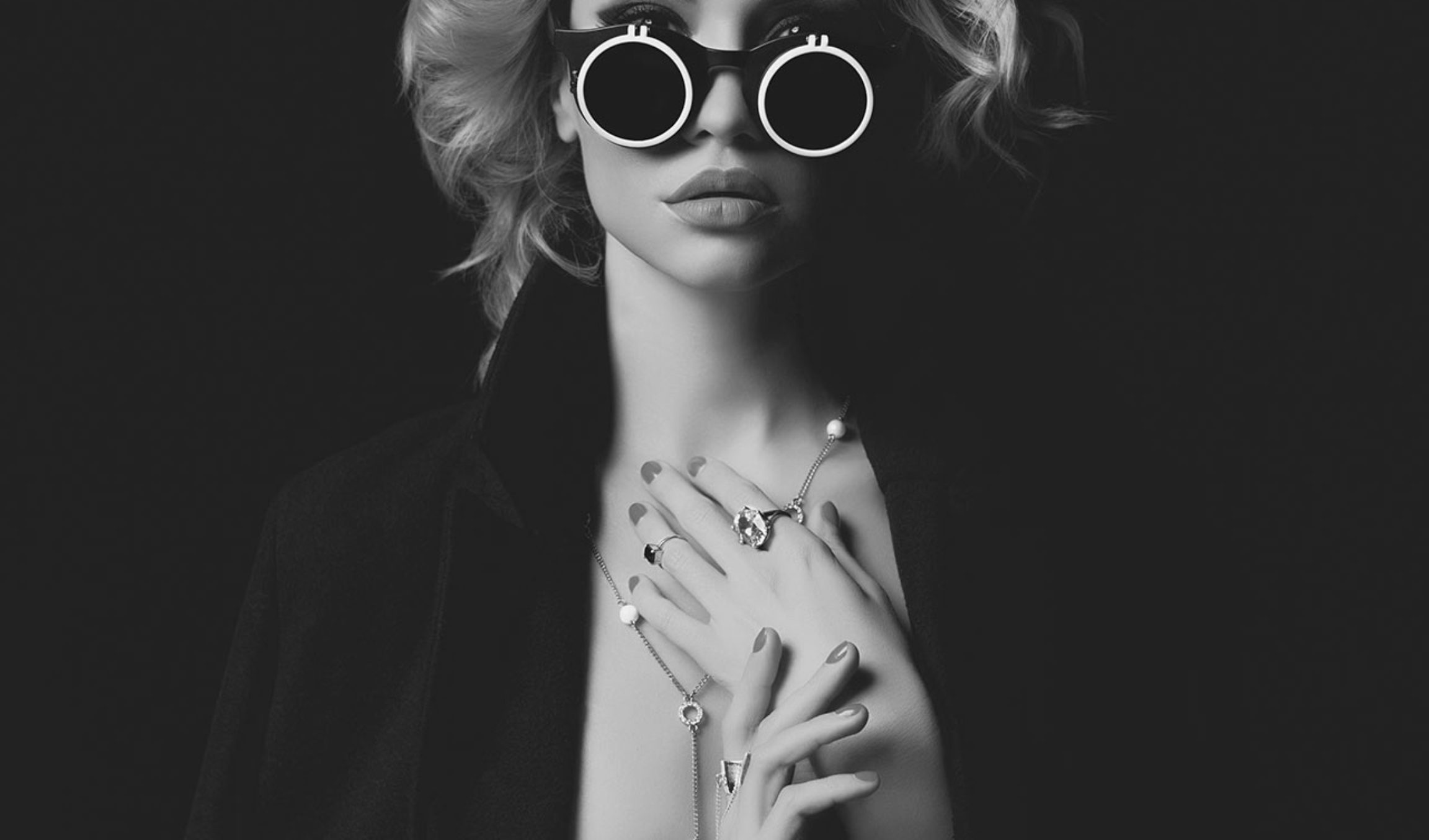 Video left description